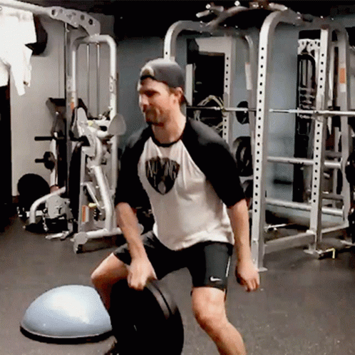 Stephen Amell Workout GIF - Stephen Amell Workout Fitness GIFs
