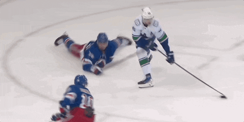 a hockey player with the number 10 on his back