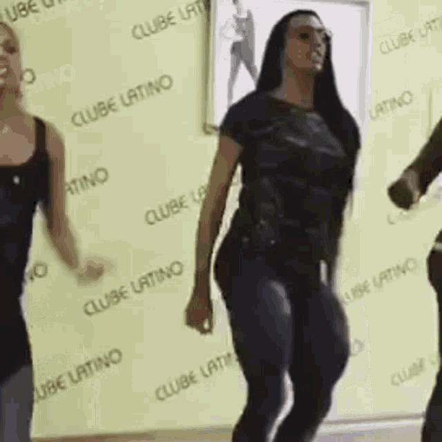 Mulher Pepita Pernas GIF - Mulher Pepita Pernas Dança GIFs