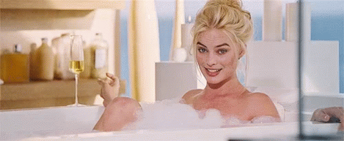 Margot Robbie Interesting GIF - Margot Robbie Interesting Tub GIFs