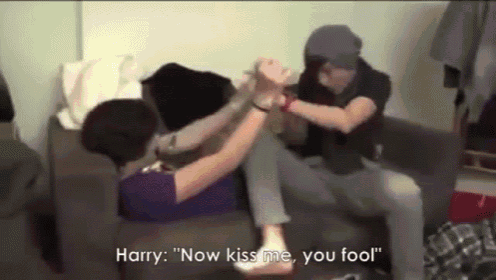 Larry Stylinson GIF - Harry Kiss Me You Fool GIFs