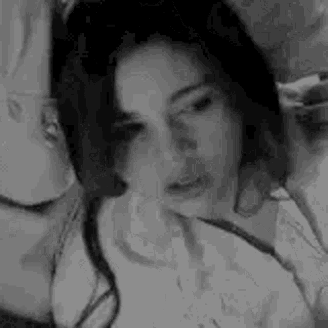 India Eisley Ashley Juergens GIF - India Eisley Ashley Juergens The Secret Life Of The American Teenager GIFs