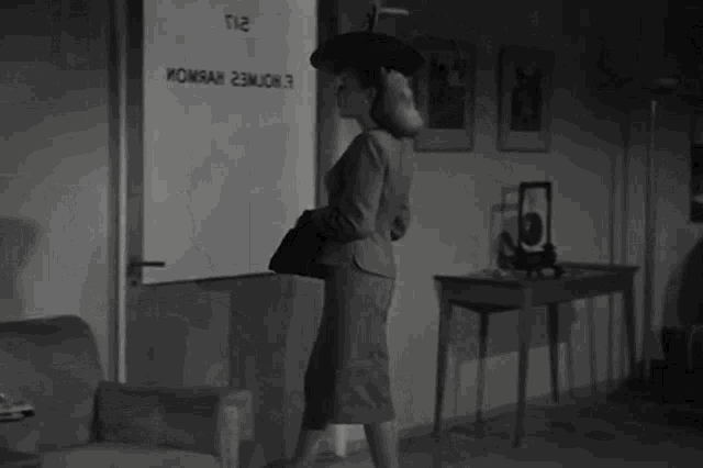 Leaving Joan Medford GIF - Leaving Joan Medford House Of Horrors GIFs