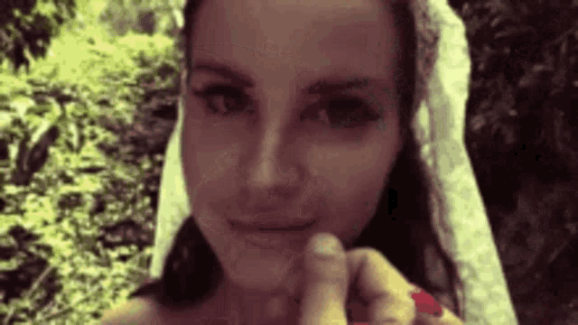 Lana Del GIF