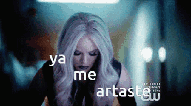 a woman with long white hair says ya me artaste