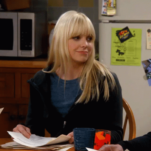 Smiling Christy GIF - Smiling Christy Anna Faris GIFs
