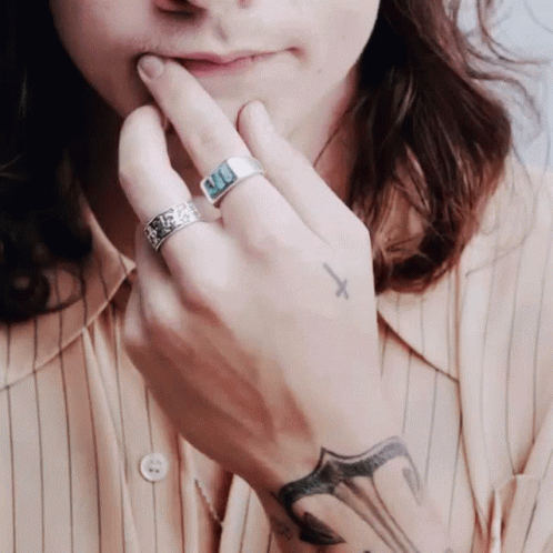 Handsome Tattoo GIF - Handsome Tattoo Harry Styles GIFs