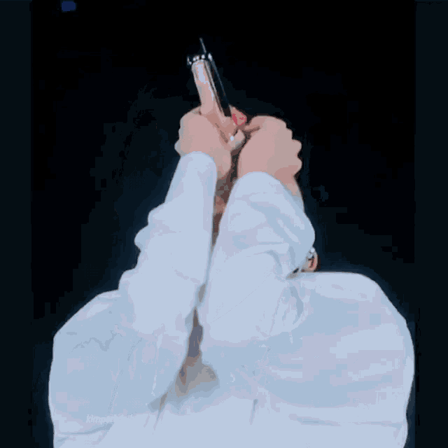 a person with their hands on their head and the words kimparkdaily below