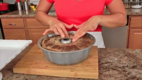 Laura In The Kitchen: Chocoflan Recipe GIF - Laura Vitale Cake GIFs