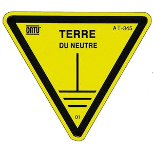 a yellow triangle sign that says terre du neutre on it