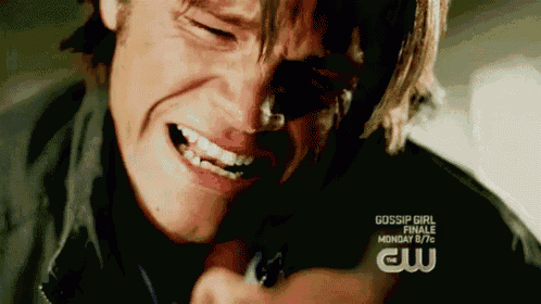 a close up of a man 's face with the words gossip girl finale monday 8 / 16 on the bottom