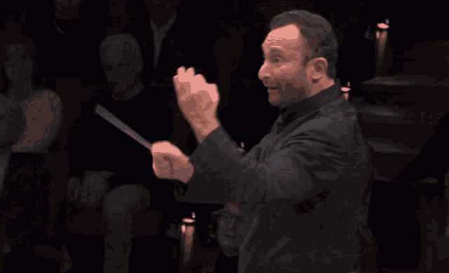 Kirill Petrenko Berliner Philharmoniker GIF - Kirill Petrenko Berliner Philharmoniker Conductor GIFs