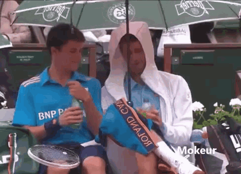 Un Brindis Amistoso GIF - Brindis Roland Garros Novak Djokovic GIFs