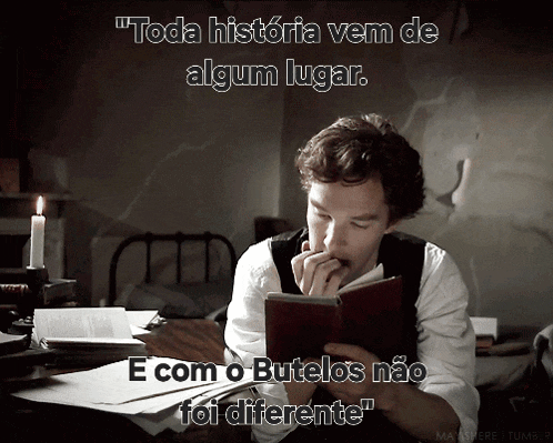 a man reading a book with a caption that says " toda historia vem de algum lugar e com o buteles não foi diferente "