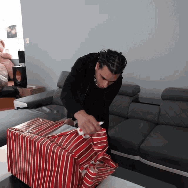 Unwrap The Gift Cyrus Dobre GIF - Unwrap The Gift Cyrus Dobre Dobre Brothers GIFs