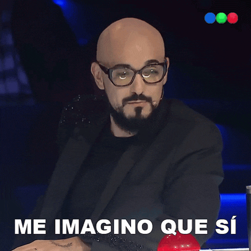 a bald man with glasses and a beard says me imagino que si in spanish