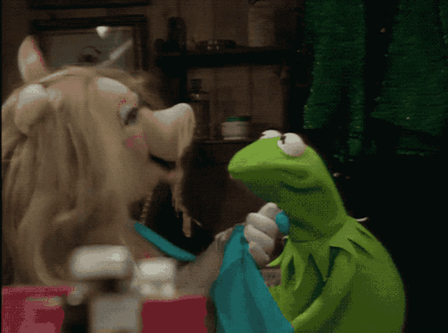 Muppets Miss Piggy GIF - Muppets Miss Piggy Kermit GIFs