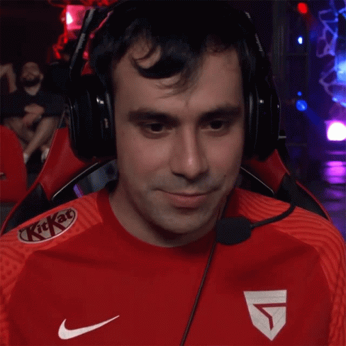 Focused Vegapatch GIF - Focused Vegapatch Giants Gaming GIFs