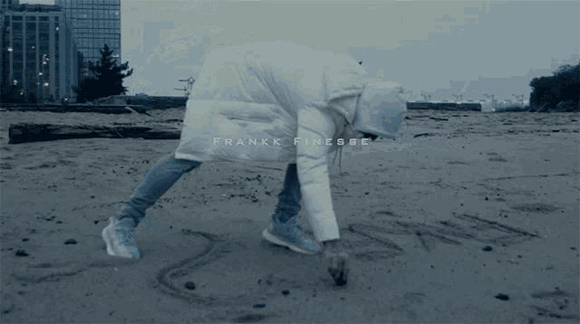 Drawing On The Sand Frankk Finesse GIF - Drawing On The Sand Frankk Finesse Fake Love GIFs