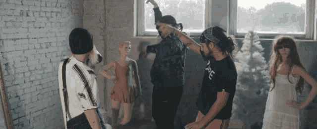 Heinienüchtern Tlow GIF