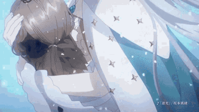 a couple of anime characters hugging each other with chinese writing on the bottom right