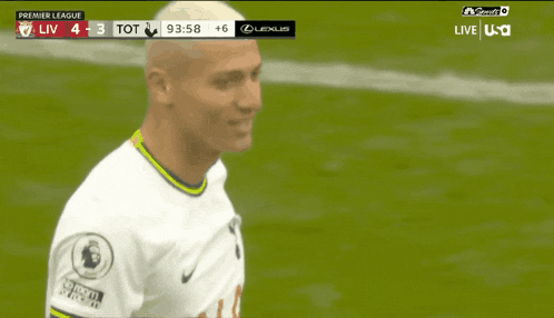 a soccer player with the name richardson on his jersey