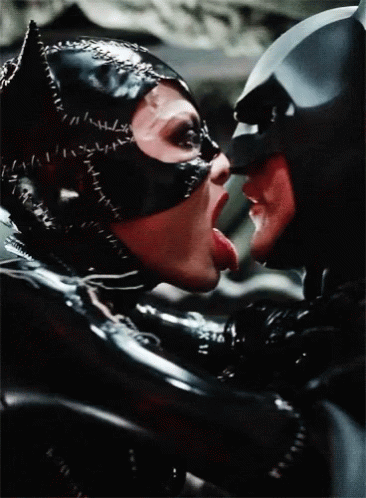 Batman Selena GIF - Batman Selena Catwoman GIFs