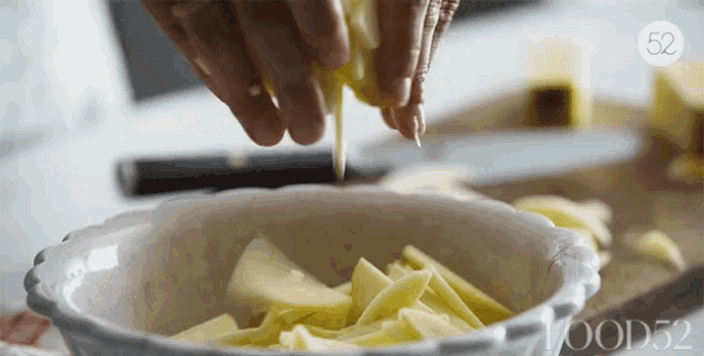 Chopped Apples GIF - Chopped Apples Separated GIFs