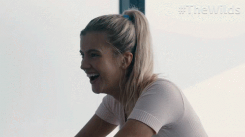 Laughing Shelby Goodkind GIF - Laughing Shelby Goodkind The Wilds GIFs