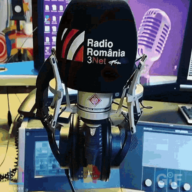 a microphone with a cover on it that says radio romania 3 net