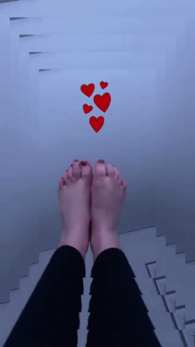 Toes Twinkle GIF