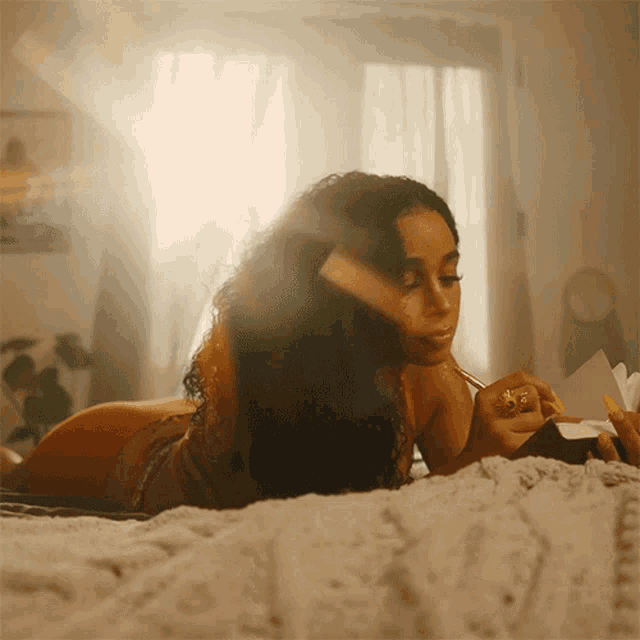 Taking Notes Nia Sultana GIF - Taking Notes Nia Sultana In The Morning Song GIFs