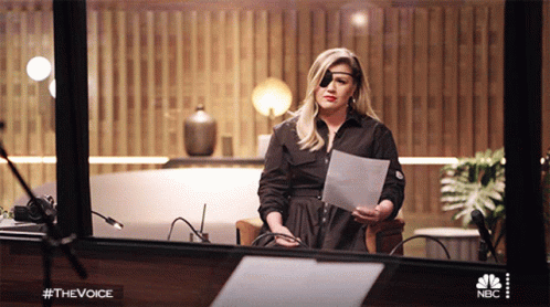 Stank Face Kelly Clarkson GIF - Stank Face Kelly Clarkson The Voice GIFs