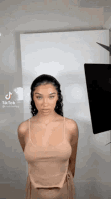 Chelly Baddie Gif P3ngl3ngg GIF