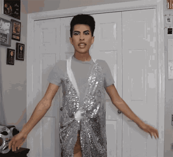 Diva Show Off GIF - Diva Show Off Wow GIFs