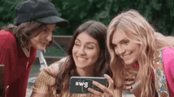 Isabela Souza Agustina Palma GIF