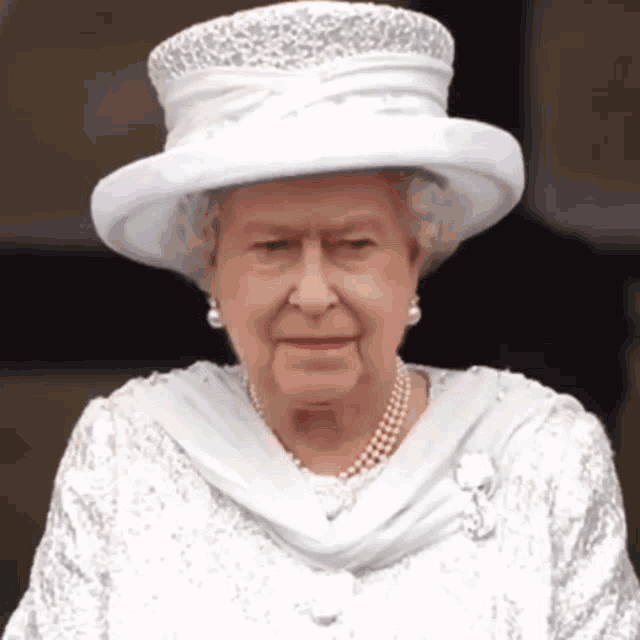 Queen Of England Queen Elizabeth Ii GIF - Queen Of England Queen Elizabeth Ii Elizabeth Ii GIFs
