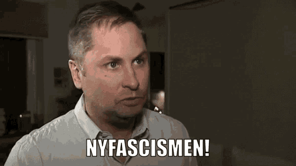 a man in a white shirt says neofascisten