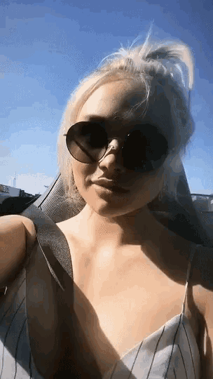 Natalie Lind Driving GIF - Natalie Lind Driving Sassy GIFs