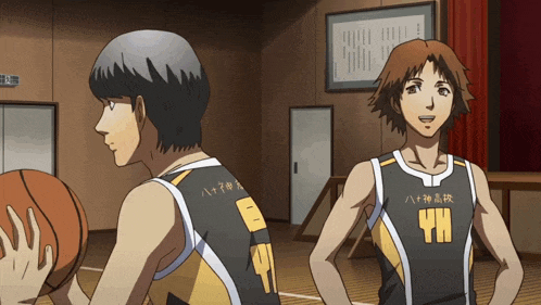 a basketball player with the number 4 on his back