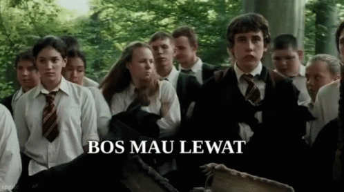 Minggir Lu Bos Mau Lewat GIF - Draco Malfoy Harry Potter Sombong GIFs