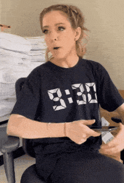 Lindsey Stirling What GIF - Lindsey Stirling What What Are You Doing GIFs