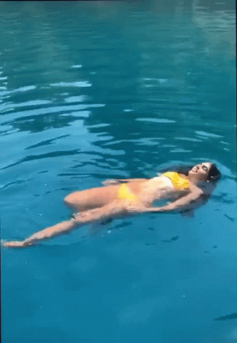 Swimming Ela Kir GIF - Swimming Ela Kir Bikini GIFs