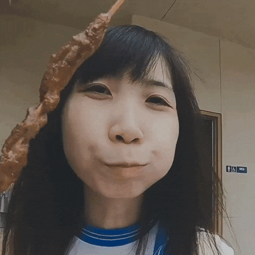 Eating Xiao Hoang GIF - Eating Xiao Hoang Xiaorishu GIFs