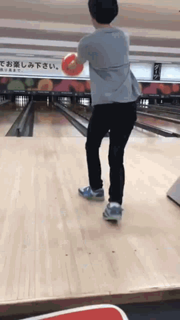 保齡球 Bowling GIF - 保齡球 Bowling Throw Ball GIFs