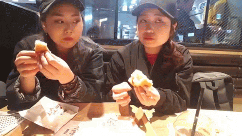 빵 빵집 GIF - Bread Korean Eating GIFs