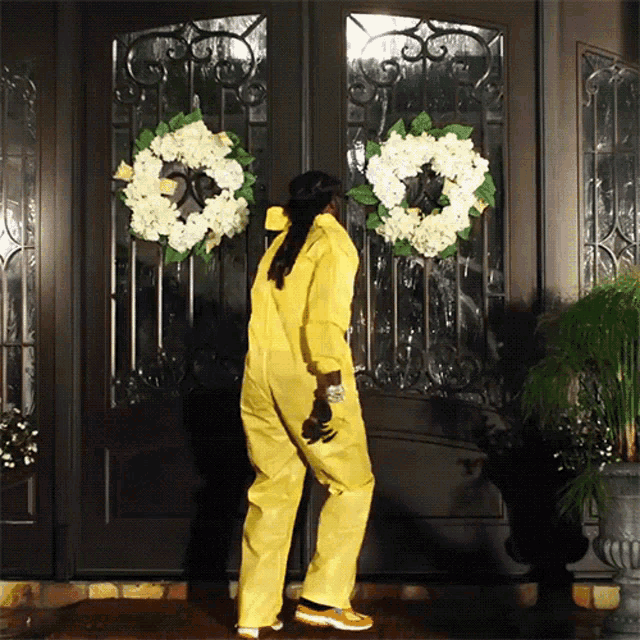 Going Outside 2chainz GIF - Going Outside 2chainz Quarantine Thick Song GIFs