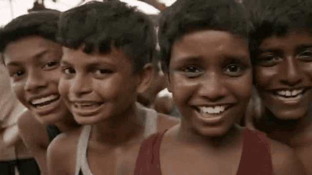 Smiley Face Sarvam Thaala Mayam GIF - Smiley Face Sarvam Thaala Mayam Happy Faces GIFs