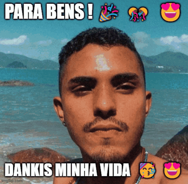 a picture of a man on the beach with the words para bens dankis minha vida