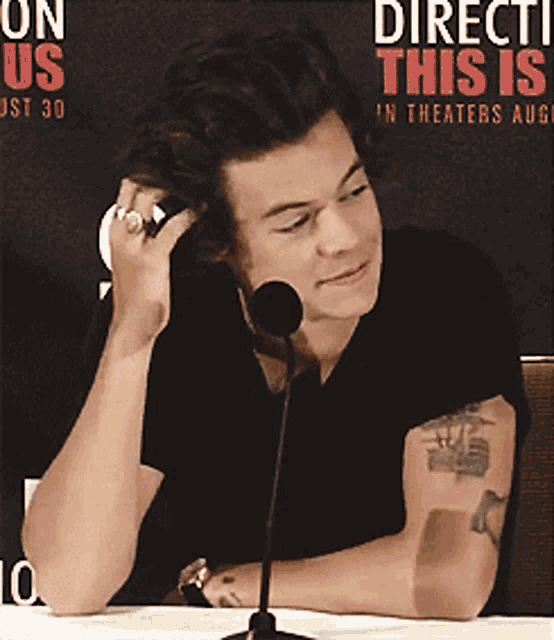 Harry Styles Laugh GIF - Harry Styles Laugh Embarrassed GIFs